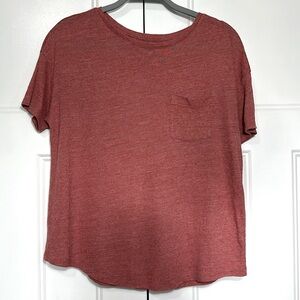 Old Navy Boyfriend pocket easy crew tshirt 
* Heathered gooseberry red